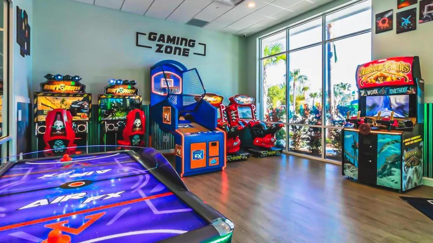 Luxury Stay: Pool, Game Room, Theater Near Disney Davenport 0*,