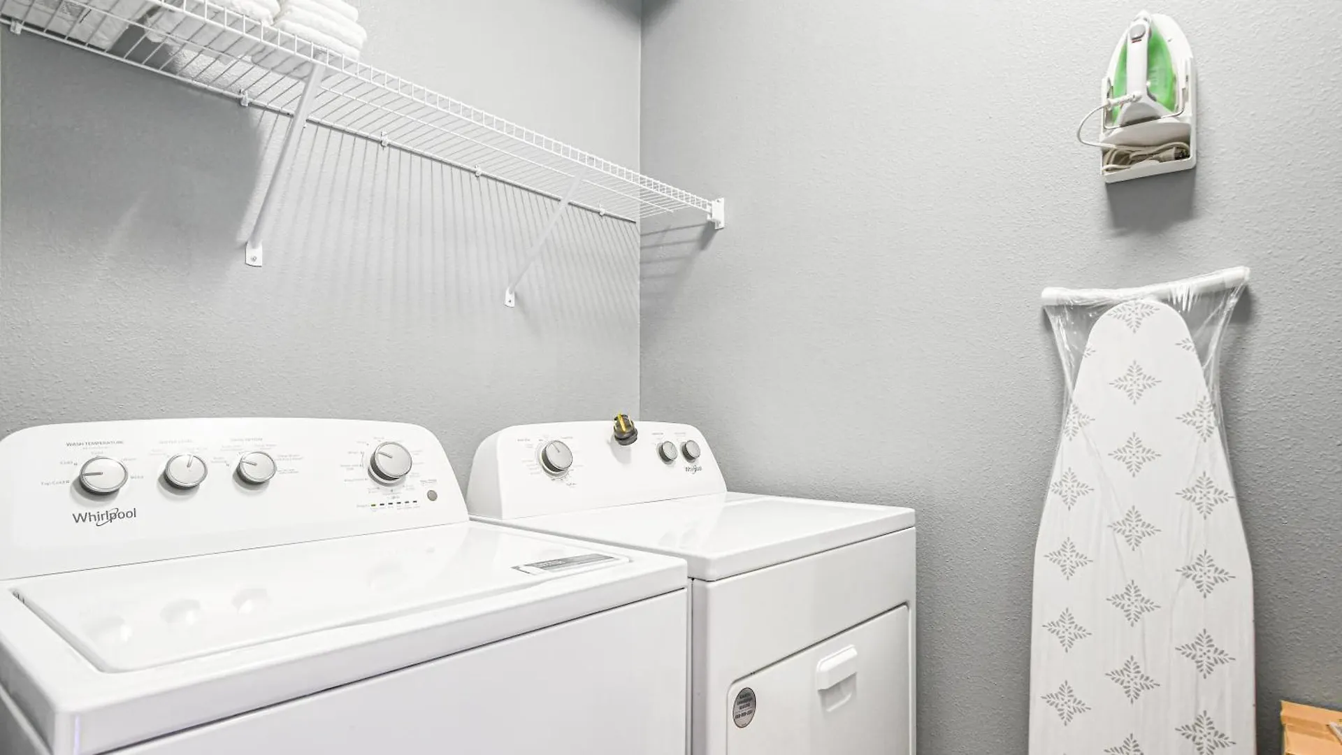 Dom wakacyjny Luxury Stay: Pool, Game Room, Theater Near Disney Davenport