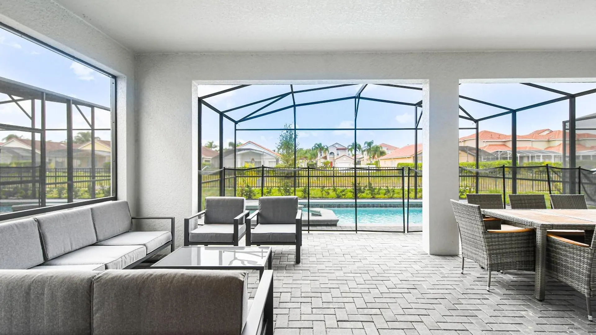 Luxury Stay: Pool, Game Room, Theater Near Disney Davenport